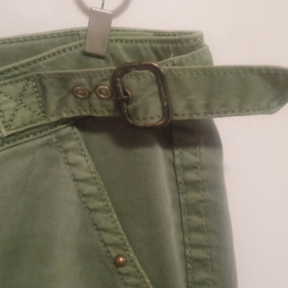 Robin's Jean Embellished Military Cargo Style pants - Picture 10 of 16